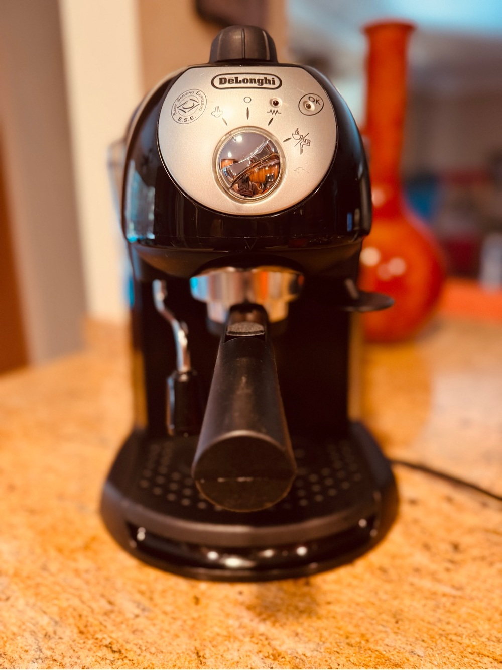 DeLonghi Retro BAR32 Espresso, Cappuccino & Latte Maker Coffee